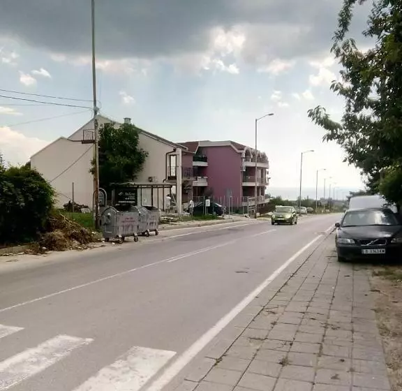 پانسیون Alfa Guest House Free Parking