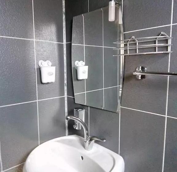پانسیون Alfa Guest House Free Parking