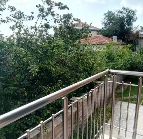پانسیون Alfa Guest House Free Parking