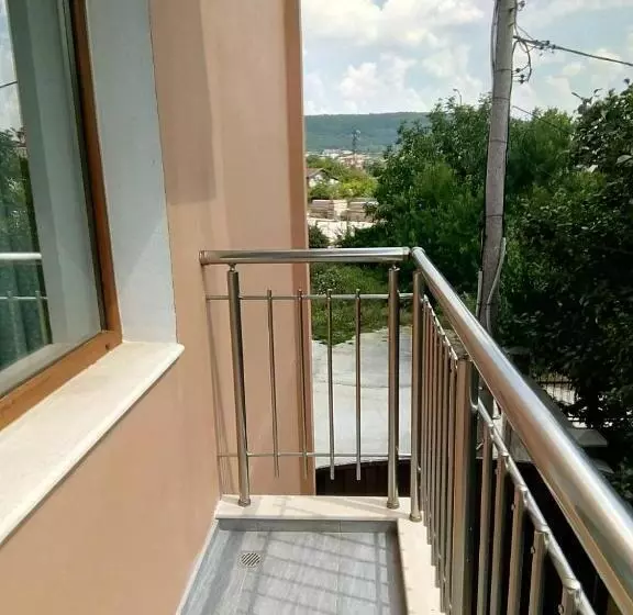 پانسیون Alfa Guest House Free Parking
