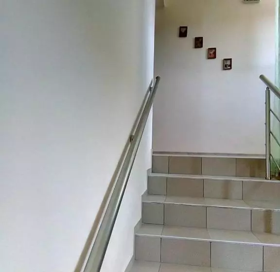پانسیون Alfa Guest House Free Parking