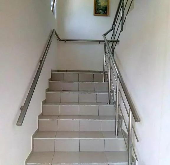 پانسیون Alfa Guest House Free Parking