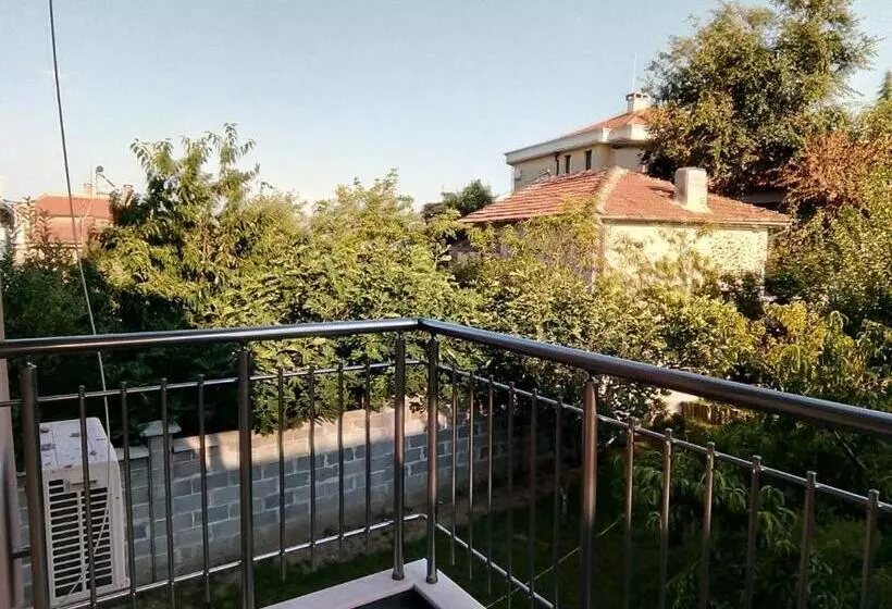 پانسیون Alfa Guest House Free Parking