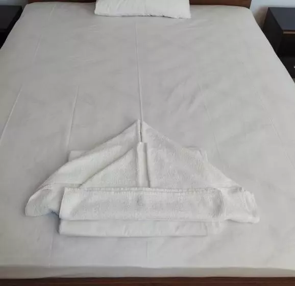 پانسیون Alfa Guest House Free Parking