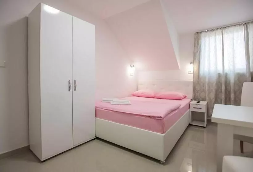 تختخواب و صبحانه Pansion Kipovi