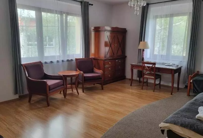 Hotelli Penzion U Dobrého Lva