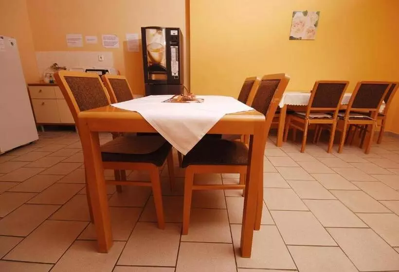 ペンション Expres Atack Penzion