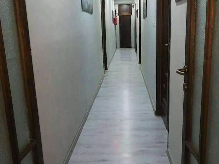 پانسیون Atrium Rooms