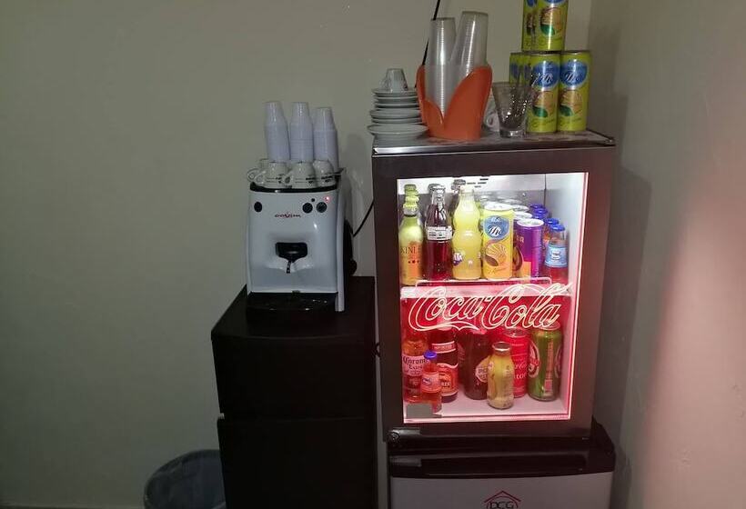 پانسیون Atrium Rooms