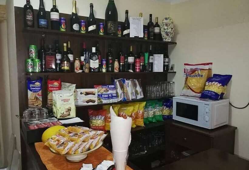 پانسیون Atrium Rooms