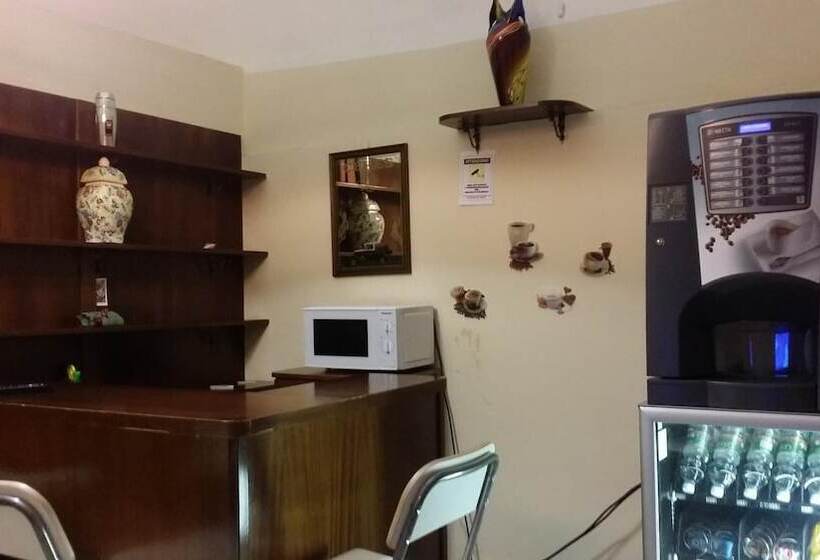 پانسیون Atrium Rooms