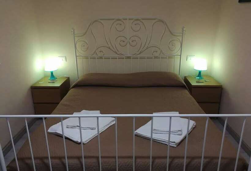 پانسیون Atrium Rooms