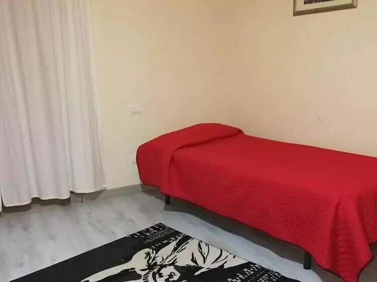 پانسیون Atrium Rooms