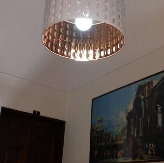 پانسیون Atrium Rooms