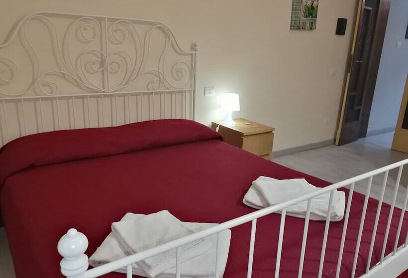 پانسیون Atrium Rooms