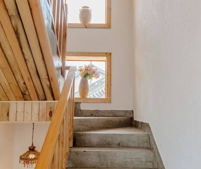 Пансион Crystal Taro Inn Dali