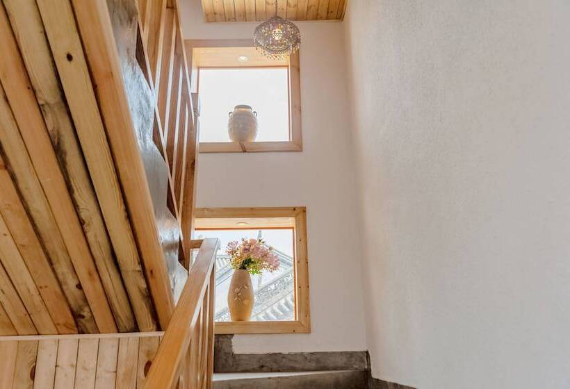 Пансион Crystal Taro Inn Dali