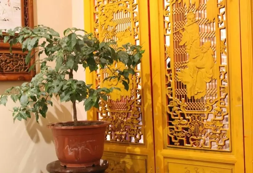پانسیون Flower Yard