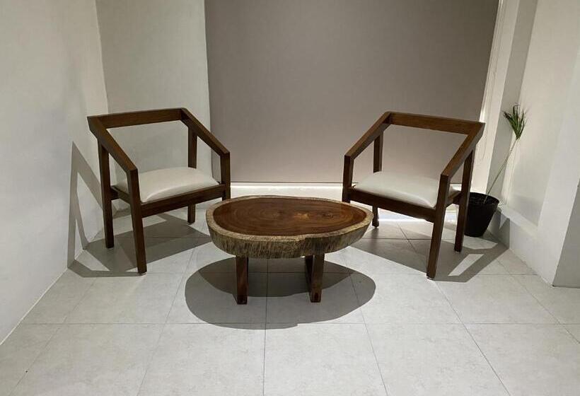 Cuxos Hotel Beachfront