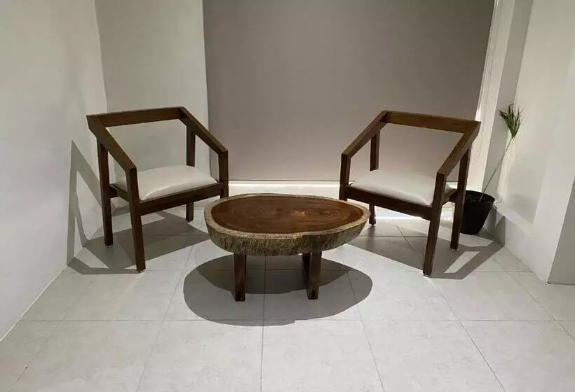 Cuxos Hotel Beachfront