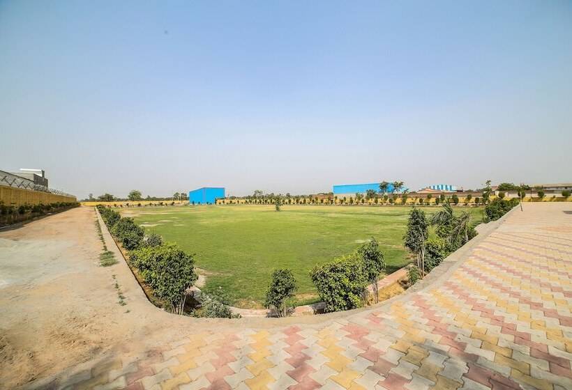 호텔 Oyo 44660 Muni Ji Restaurant &