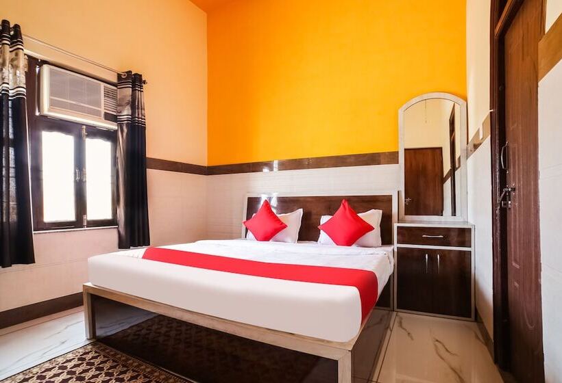 호텔 Oyo 44660 Muni Ji Restaurant &