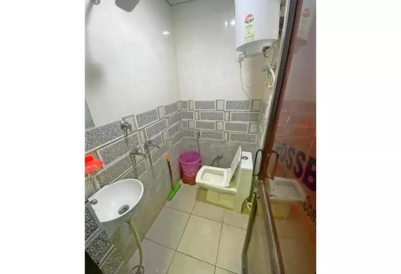 ホテル Smart Guest House, Panipat