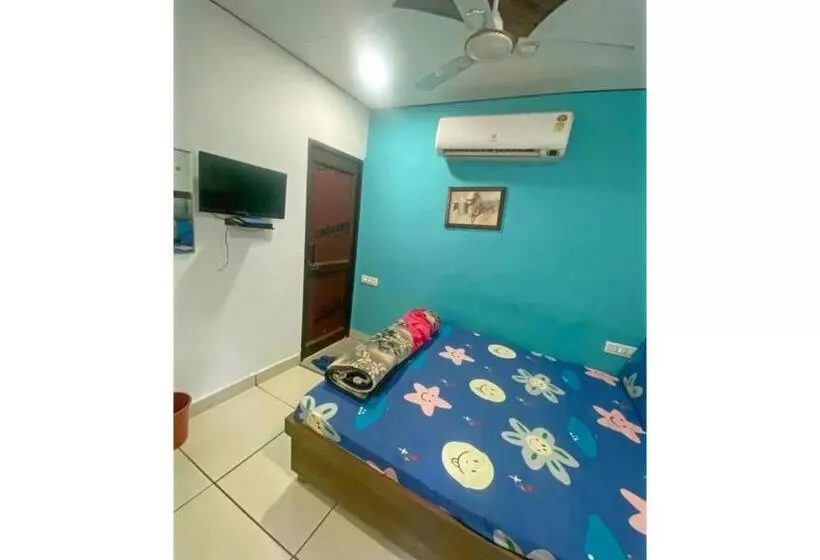 ホテル Smart Guest House, Panipat