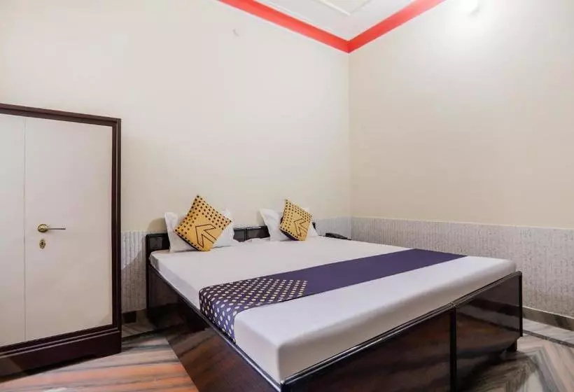 Hotelli Spot On 67836 Qureshi