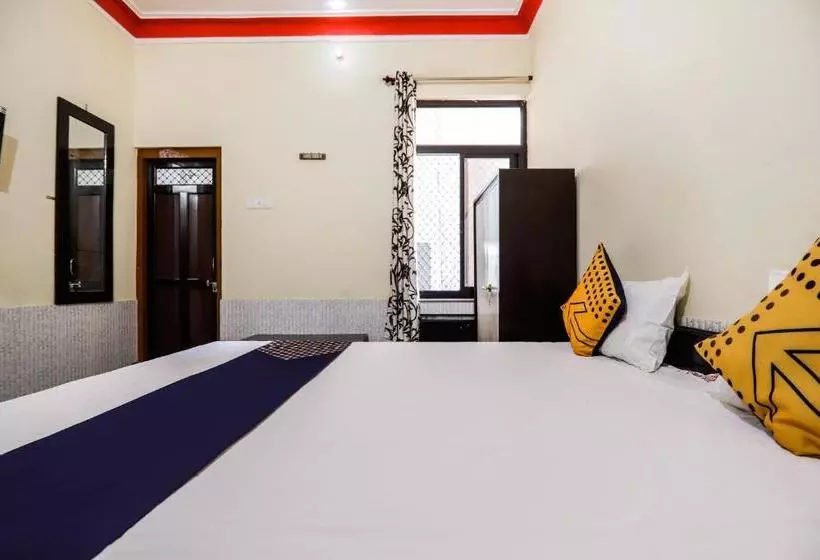 Hotelli Spot On 67836 Qureshi
