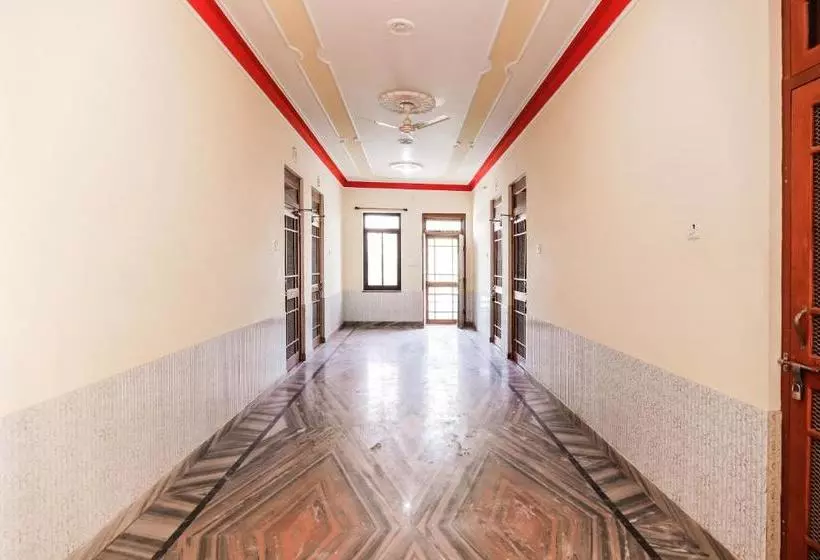 Hotelli Spot On 67836 Qureshi