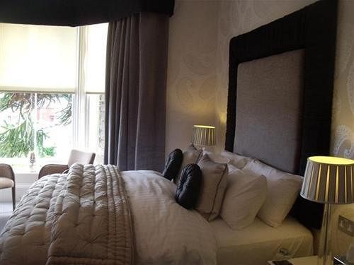 هتل The Abbotsford