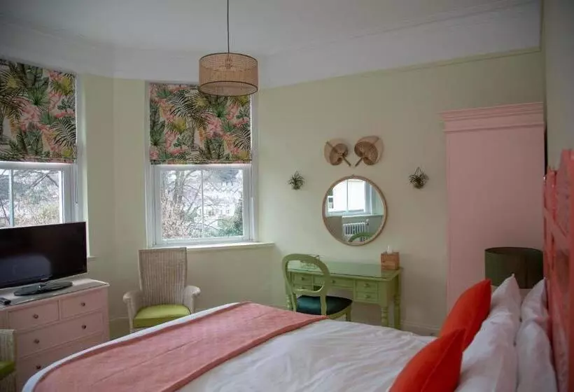 ホテル Carlton Court