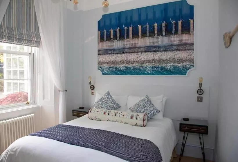 ホテル Carlton Court