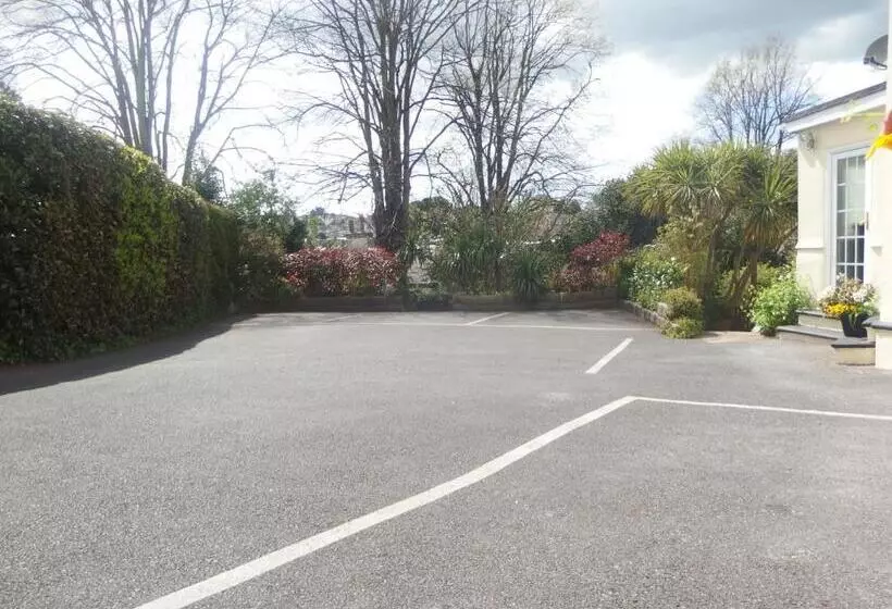 ホテル Carlton Court