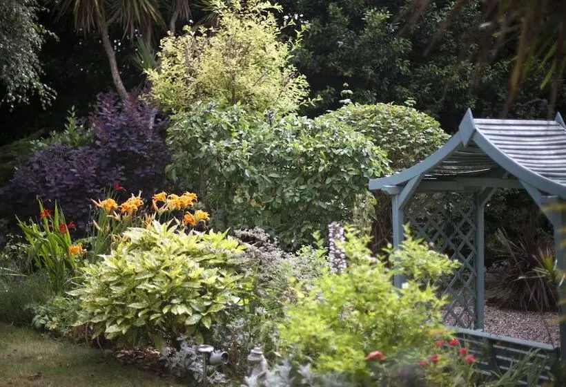 ホテル Carlton Court