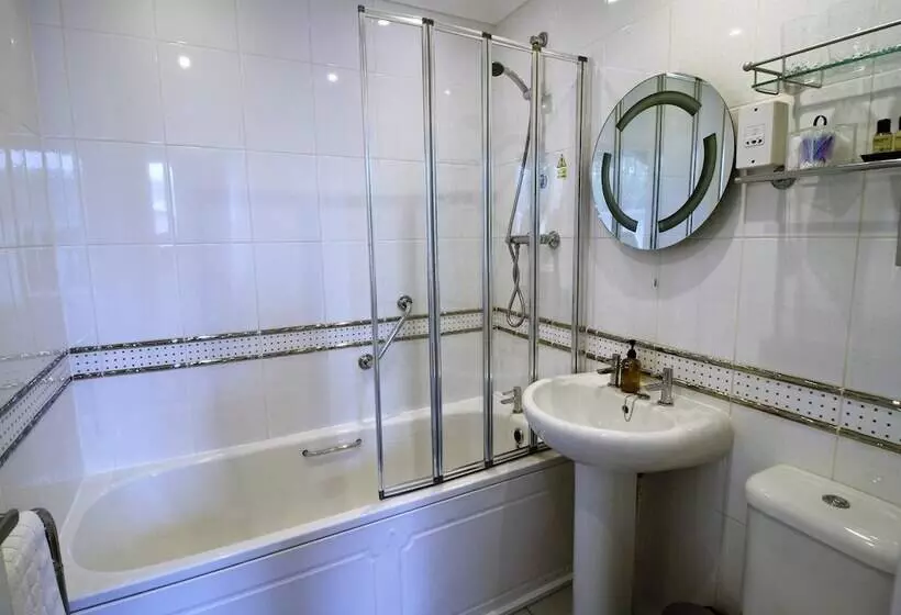 ホテル Carlton Court