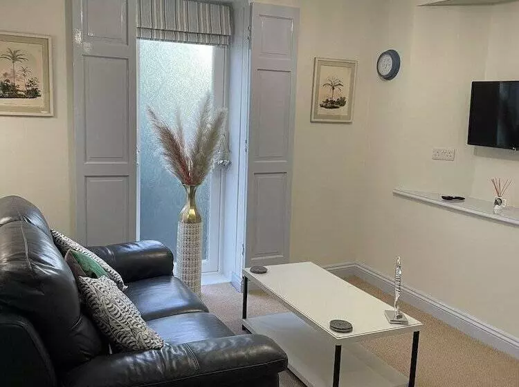 ホテル Carlton Court