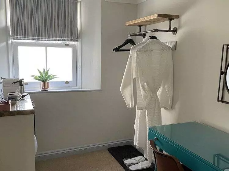 ホテル Carlton Court