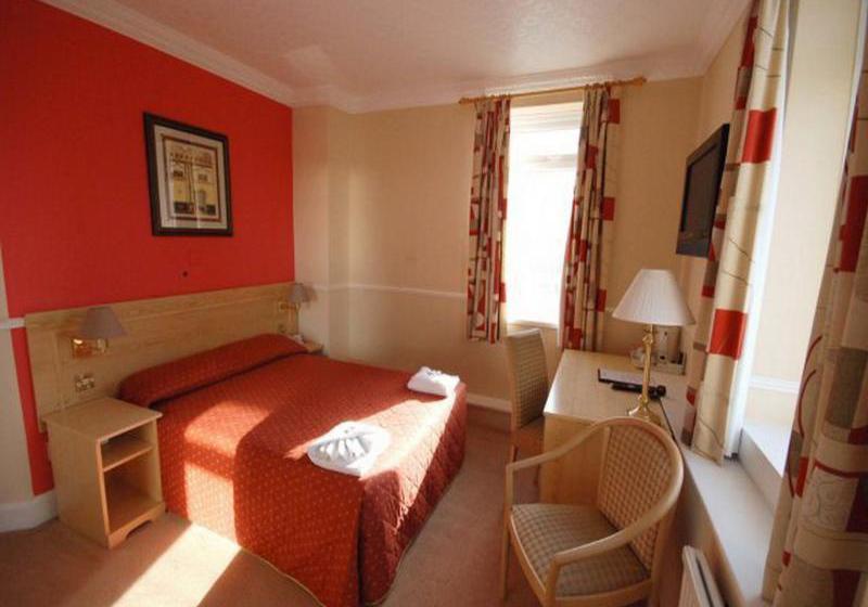 בית מלון כפרי Chequers Plaza