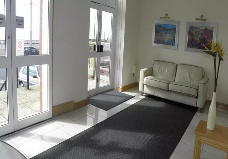 Hotel Chequers Plaza