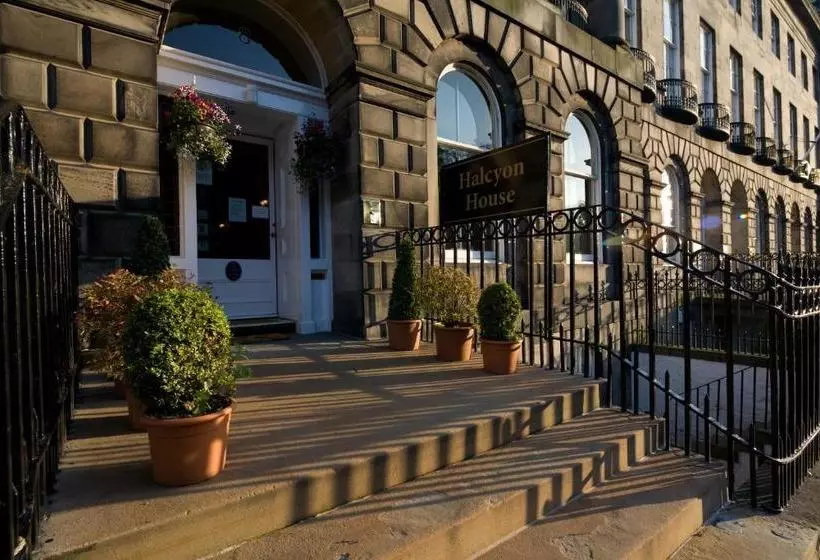 בית מלון כפרי Halcyon