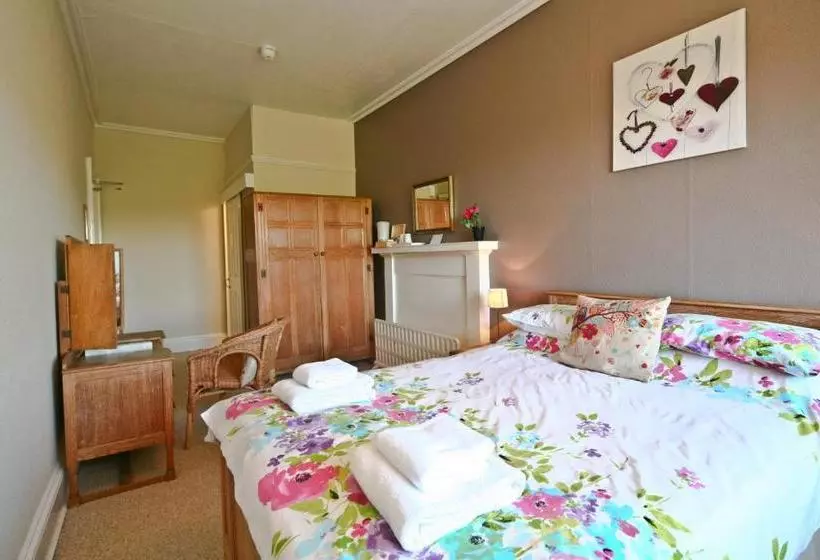 בית מלון כפרי Halcyon