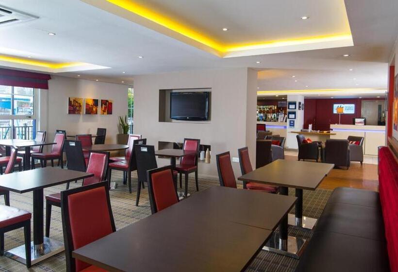 ホテル Holiday Inn Express Manchester   Salford Quays, An Ihg