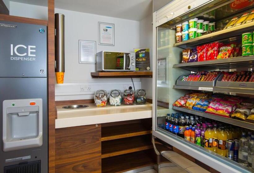 ホテル Holiday Inn Express Manchester   Salford Quays, An Ihg