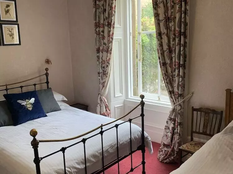 酒店 Leven House Bed And Breakfast