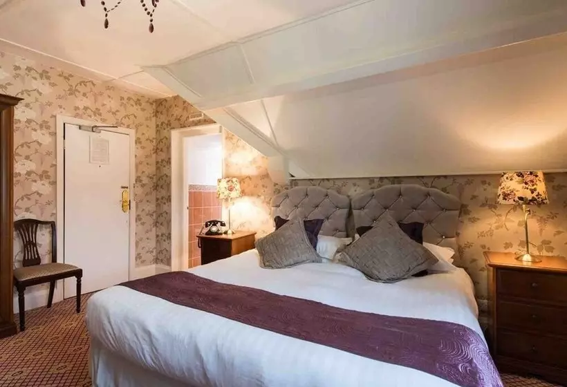 فندق Maenan Abbey