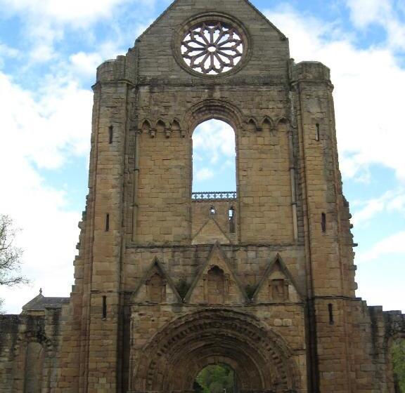 Hotel Meadhon Guest House