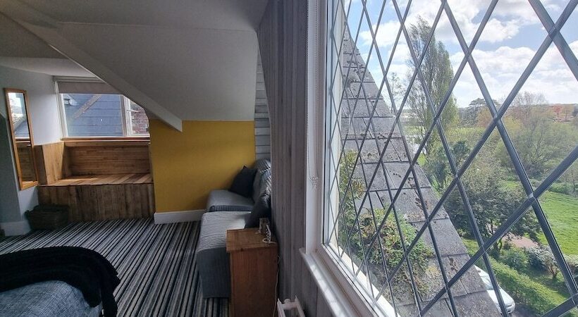 Hotel Rowcroft Lodge