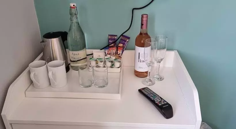 Отель Rowcroft Lodge